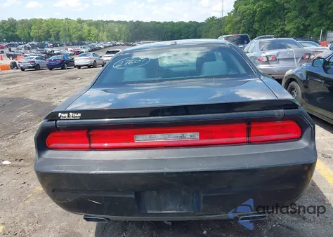 2014 Dodge Challenger Sxt z USA, uszkodzony, nr VIN 2C3CDYAG0EH111053